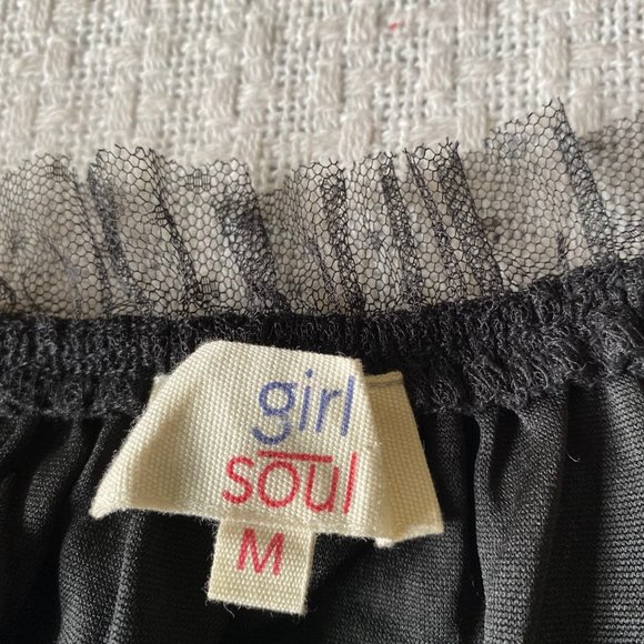 Women's Ruffled Long Sleeve Blouse - Picture 5 of 6